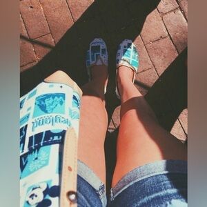 NEW! TOMS RARE HAND PAINTED Disneyland 60 Years Celebration Slip-On Shoes. W8.5.